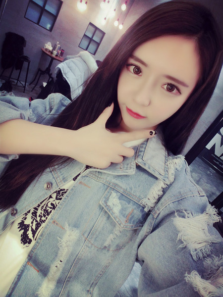 Стилно дамско дънково накъсано яке в светлосин и тъмносин вариант