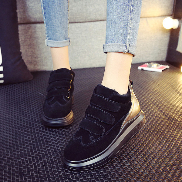 Черни много удобни дамски ежедневни обувки