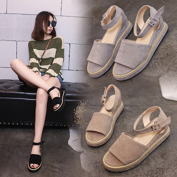 Велурени дамски сандали с висока закопчалка подходящи за горещите летни дни