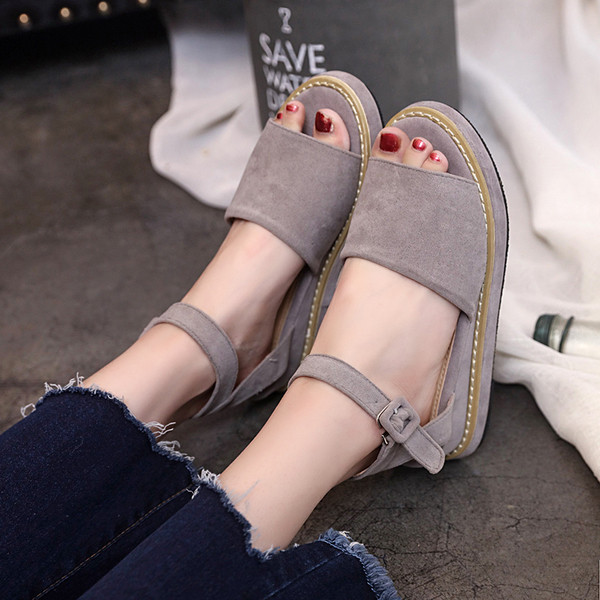 Велурени дамски сандали с висока закопчалка подходящи за горещите летни дни