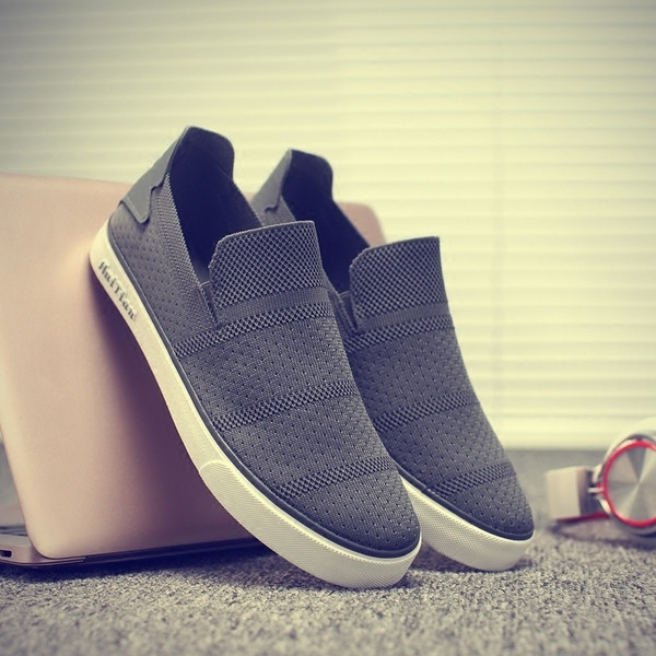 Κομψά ανδρικά αναπνεύσιμα  μοκασίνια κατάλληλα για τις ζεστές μέρες του καλοκαιριού