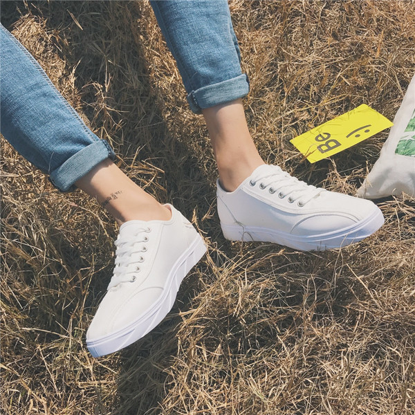 Μοναδικάαρσενικό αθλητικά παπούτσια σε τρία διαφορετικά χρώματα