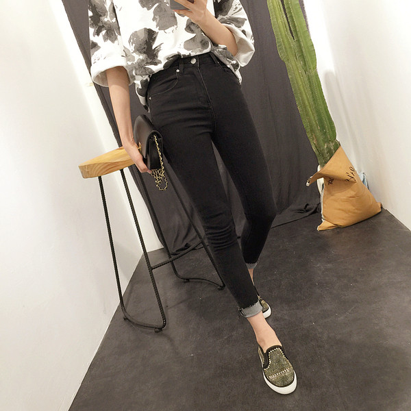 Μοναδικά γυναικεία μαύρα τζιν με υψηλή μέση και πόδι 7/8