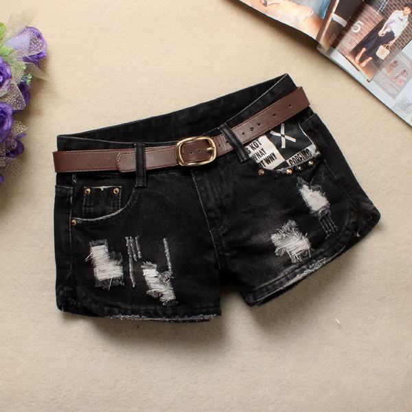 σορτς περικοπή των γυναικών σε μαύρο χρώμα