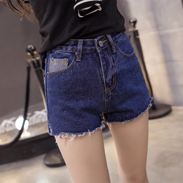 Λεπτή άνοιξη και το καλοκαίρι σορτς για τις κυρίες