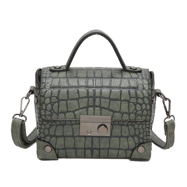 Σύγχρονη πορτοφόλι με μια λαβή πάνω από τον ώμο με ένα μαλακό δέρμα