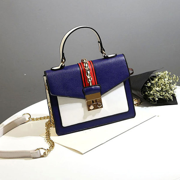 Δερμάτινη τσάντα με ιριδίζοντα χρώματα με μακρύ χερούλι