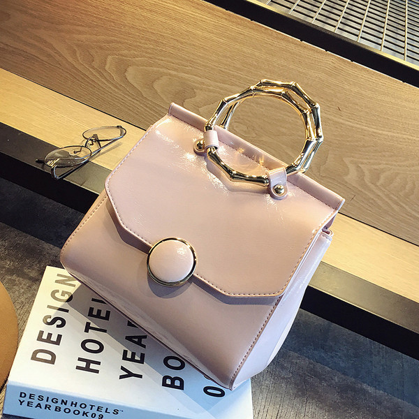 Стилна кожена ръчна дамска чанта в пет различни цвята