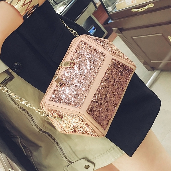 Μίνι χαρτοφύλακα κοπέλα με πούλιες και ένα μακρύ χερούλι