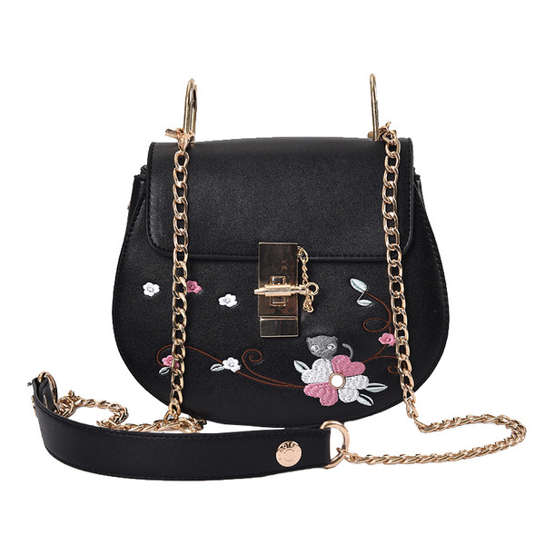 Κεντημένα τσάντα με λαβή πάνω από τον ώμο σε τρία διαφορετικά χρώματα