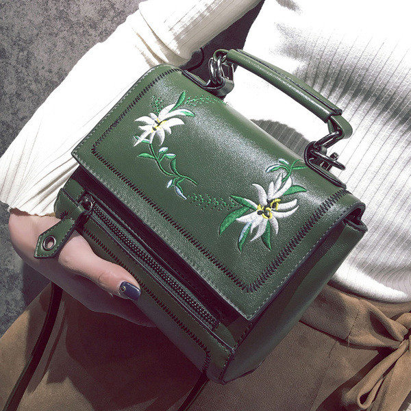 δερμάτινη τσάντα με κέντημα λουλούδια