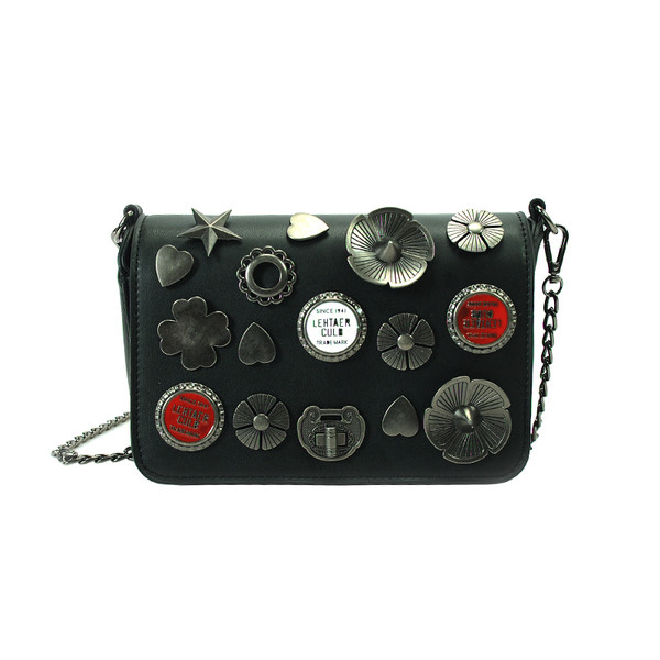 Дамска чанта с дълга верижка за през рамо и сребристи орнаменти