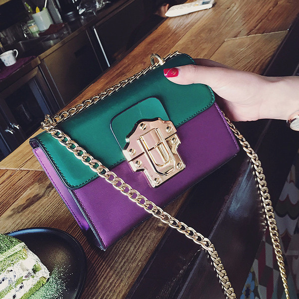 Дамска малка чантичка с дълга дръжка за през рамо тип куфарче