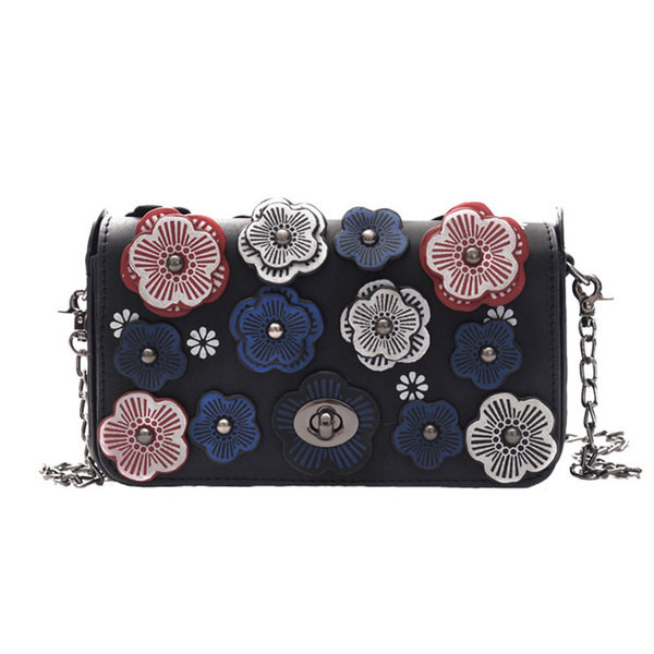 Страхотна дамска ръчна чантичка на цветчета