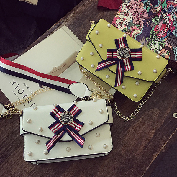 Стилна чантичка с перли и дълга дръжка в различни цветове