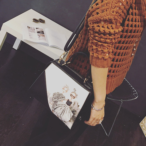 Дамска ръчна чанта с дълга дръжка за през рамо в два различни цвята