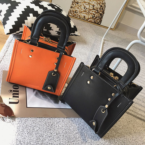 Καθημερινά τσάντα σε διάφορα χρώματα