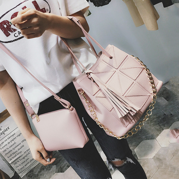 Стилен модел дамска пролетна чанта от изкуствена кожа с пискюли