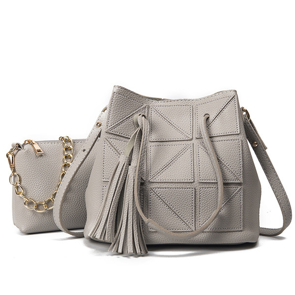 Стилен модел дамска пролетна чанта от изкуствена кожа с пискюли