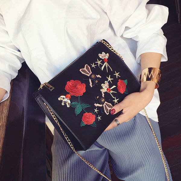 Γυναικεία μίνι τσάντα με floral μοτίβα