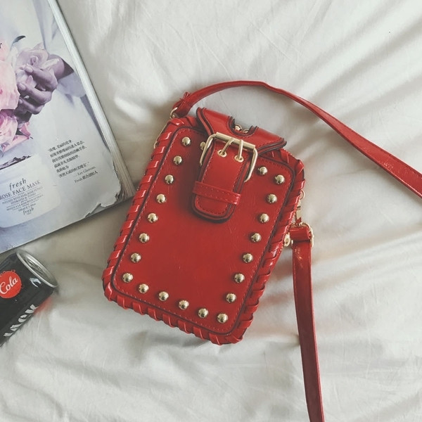 Страхотна дамска мини чантичка с перли тип портфейлче и дълга дръжка