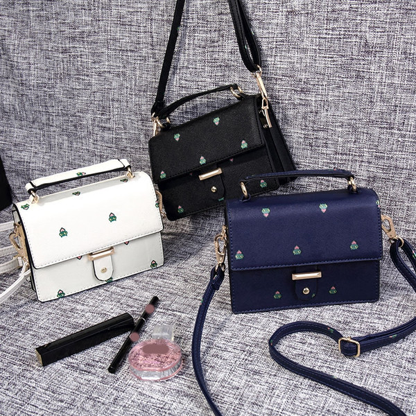 Ένα τελειώματα τσάντα, χέρι ή στον ώμο σε 3 χρώματα