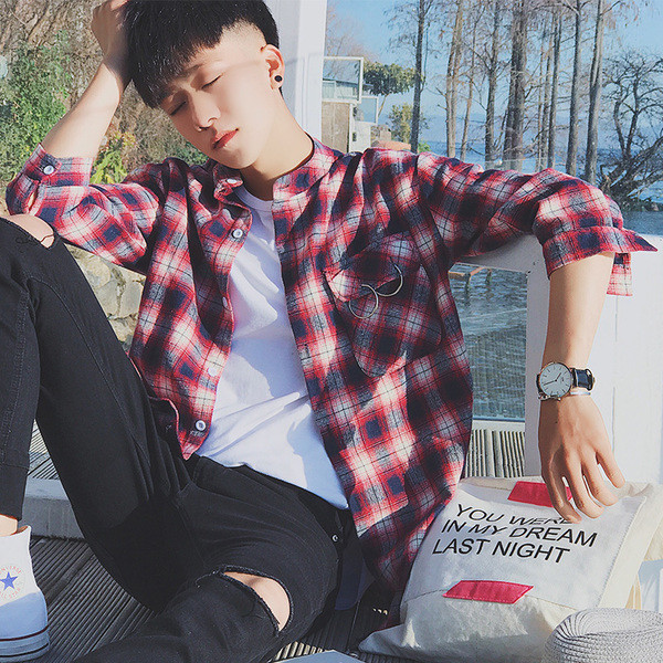 Κομψό ανδρικό ι πουκάμισο σε κόκκινο και μπλε χρώμα