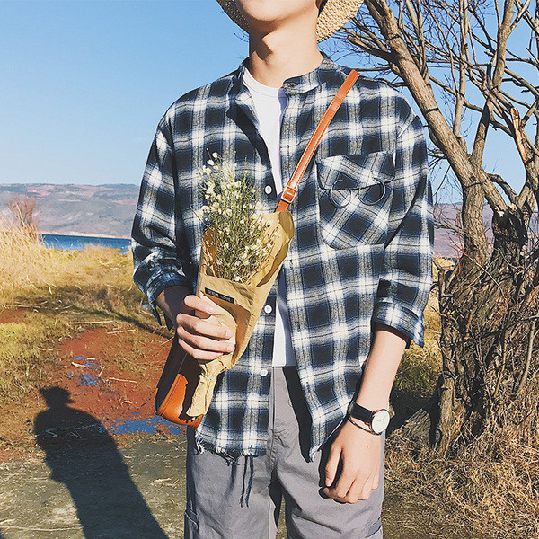 Κομψό ανδρικό ι πουκάμισο σε κόκκινο και μπλε χρώμα