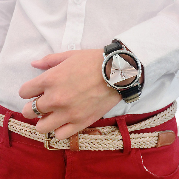 Ανδρικό ρολόι με λεπτή δερμάτινη αλυσίδα