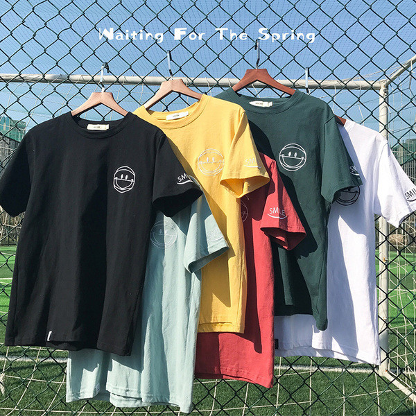 Μεγάλη ανδρών T-shirts σε έξι διαφορετικά χρώματα