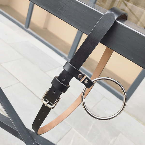 Модерен кожен мъжки колан с малка катарама