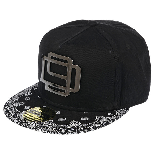 Елегантна дамска шапка с козирка за стилни дами