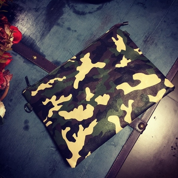 Мъжки клъч в разнообразни модели и цветове