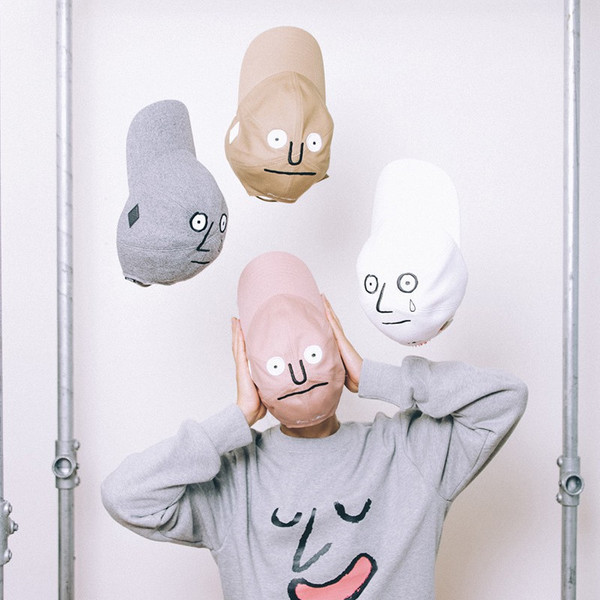 Много интересна спортна дамска шапка с козирка