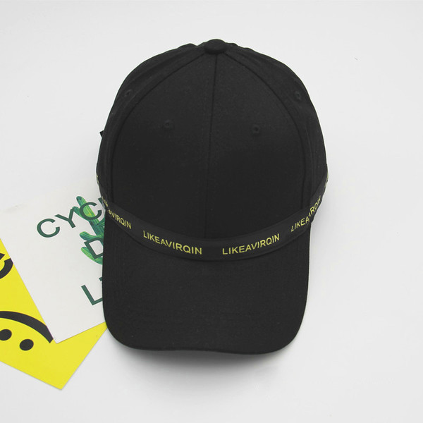 Μεγάλη κυρίες καπέλο με γείσο σε μαύρο και άσπρο