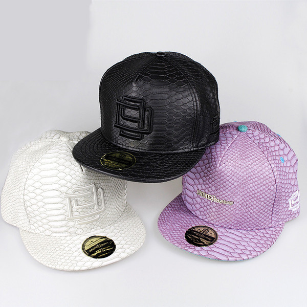 Κομψό unisex καπέλο απομίμηση φιδιού - 3 χρώματα