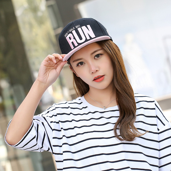 Σύγχρονη pillbox μπέιζμπολ αρκετά νέα μοντέλα