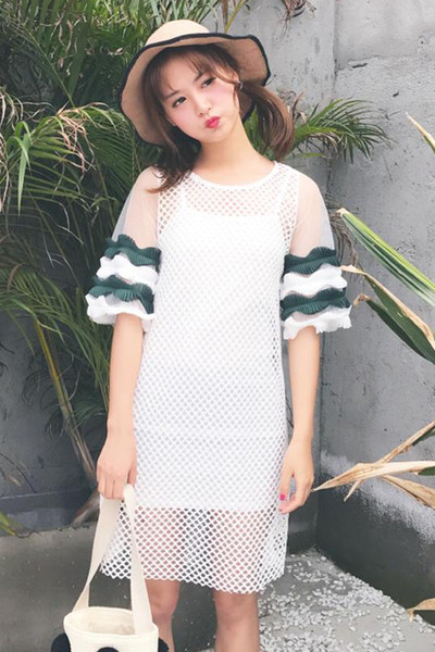 Μεγάλη κυρίες φόρεμα τρύπες κατάλληλες για τις ζεστές μέρες του καλοκαιριού