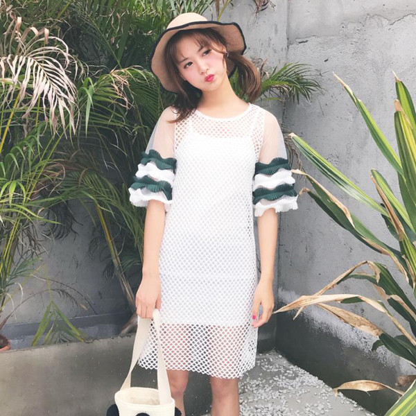 Μεγάλη κυρίες φόρεμα τρύπες κατάλληλες για τις ζεστές μέρες του καλοκαιριού