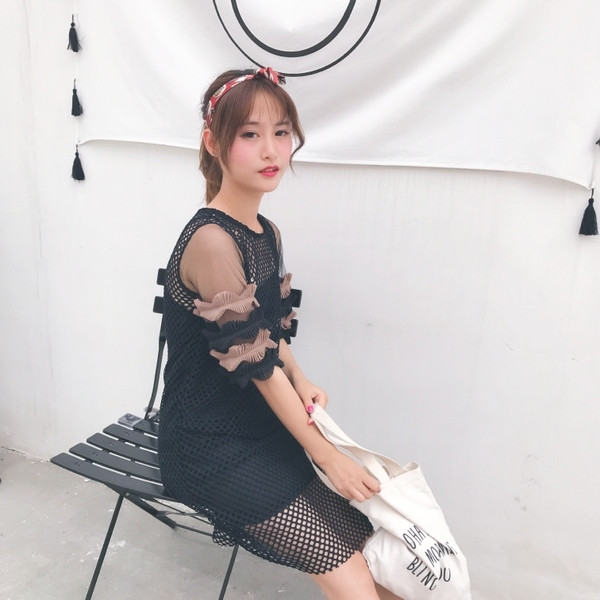 Μεγάλη κυρίες φόρεμα τρύπες κατάλληλες για τις ζεστές μέρες του καλοκαιριού