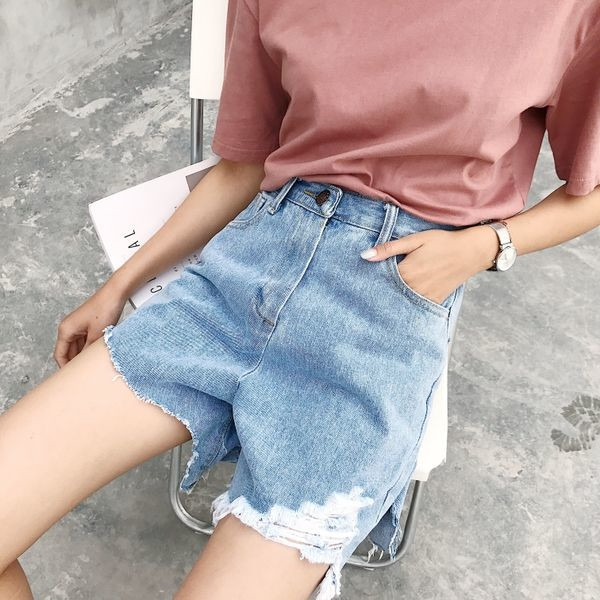 Πολλές σύγχρονες κυρίες παντελόνι σύντομο τζιν