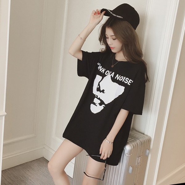 Μακριά κυρίες ευρύ-shirt πουκάμισο στυλ