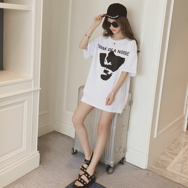 Μακριά κυρίες ευρύ-shirt πουκάμισο στυλ