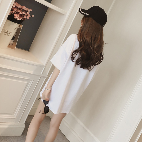 Μακριά κυρίες ευρύ-shirt πουκάμισο στυλ