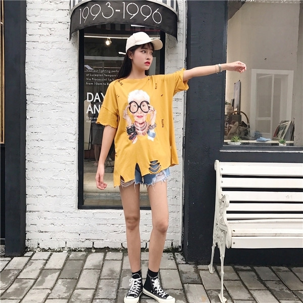 Μεγάλη κυρίες μακρύ T-shirt στυλ τουνίκ με την εφαρμογή