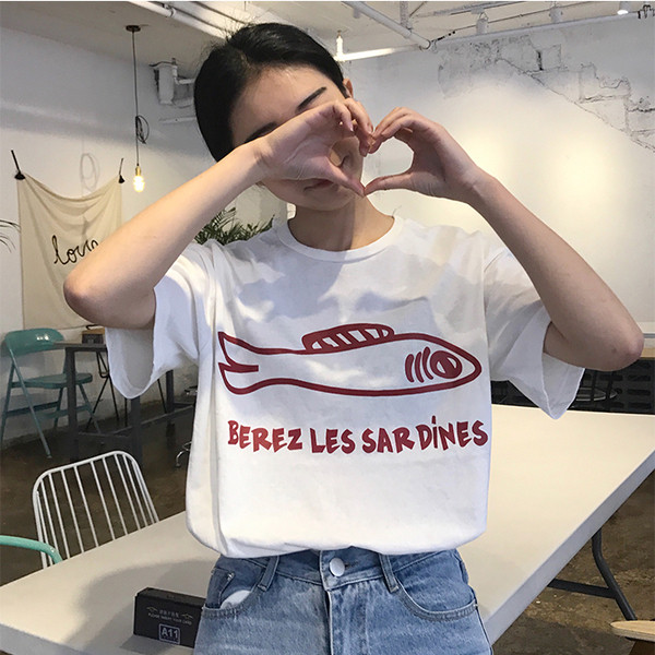 Μπλούζες με κοντό μανίκι και απλικέ σε δύο χρώματα