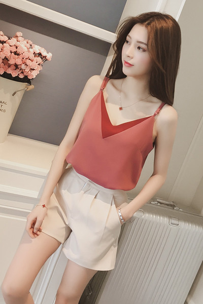 Πολύ κομψό γυναικείο γιλέκο με V-neck