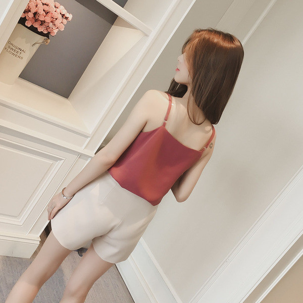 Πολύ κομψό γυναικείο γιλέκο με V-neck