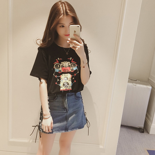 Μπλούζες με κοντό μανίκι και απλικέ μαύρο και άσπρο