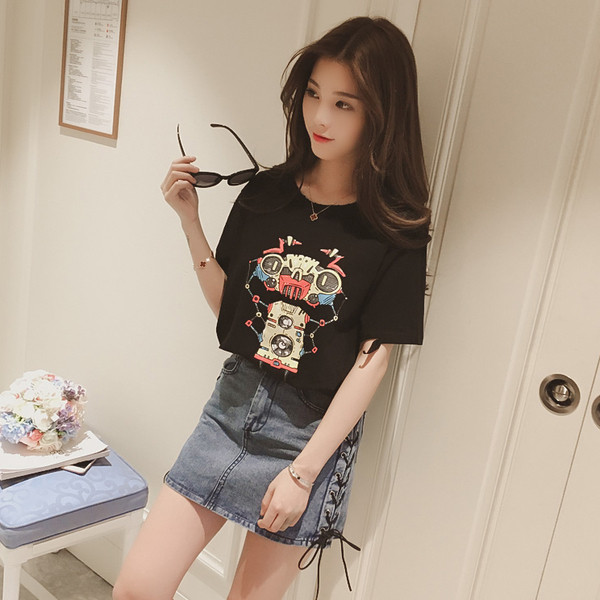 Μπλούζες με κοντό μανίκι και απλικέ μαύρο και άσπρο